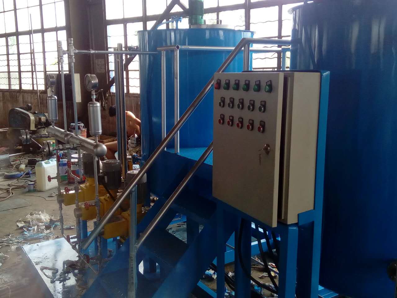 加磷酸鹽裝置，加藥裝置